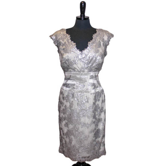 Tadashi Shoji V Neck Sheath Dress Silver Gray Sequin Lace Size 10 - Picture 1 of 4
